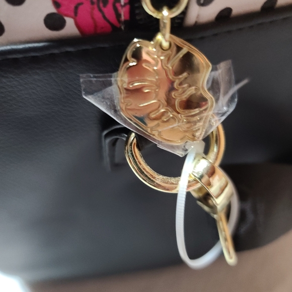 Betsey Johnson Weekender Luggage - Picture 7 of 13